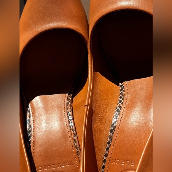 Tory Burch 🔥🔥🔥Rich Tan Leather Leopard Print accent pumps - Picture 11 of 12
